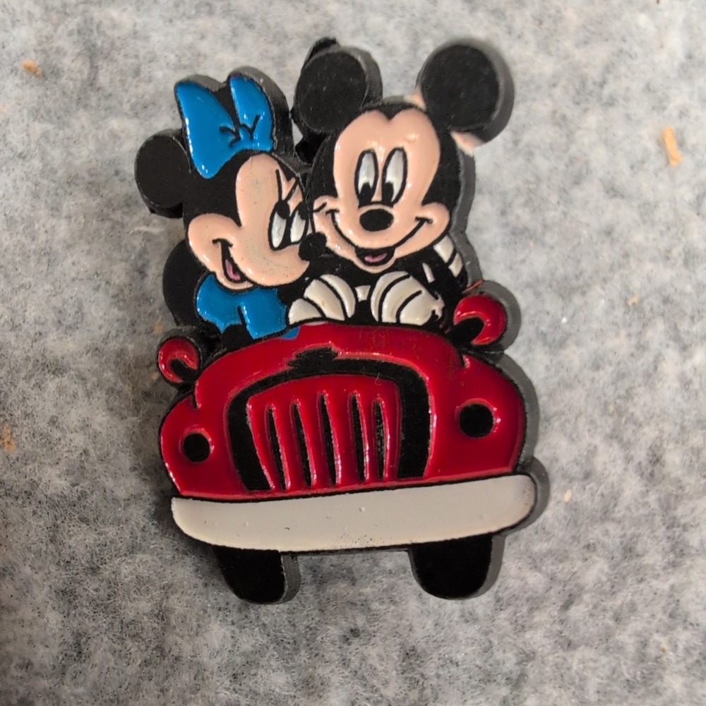 Disney Mickey and Minnie Mouse Red Car Enamel Pin Accessory - Picture 1 of 3